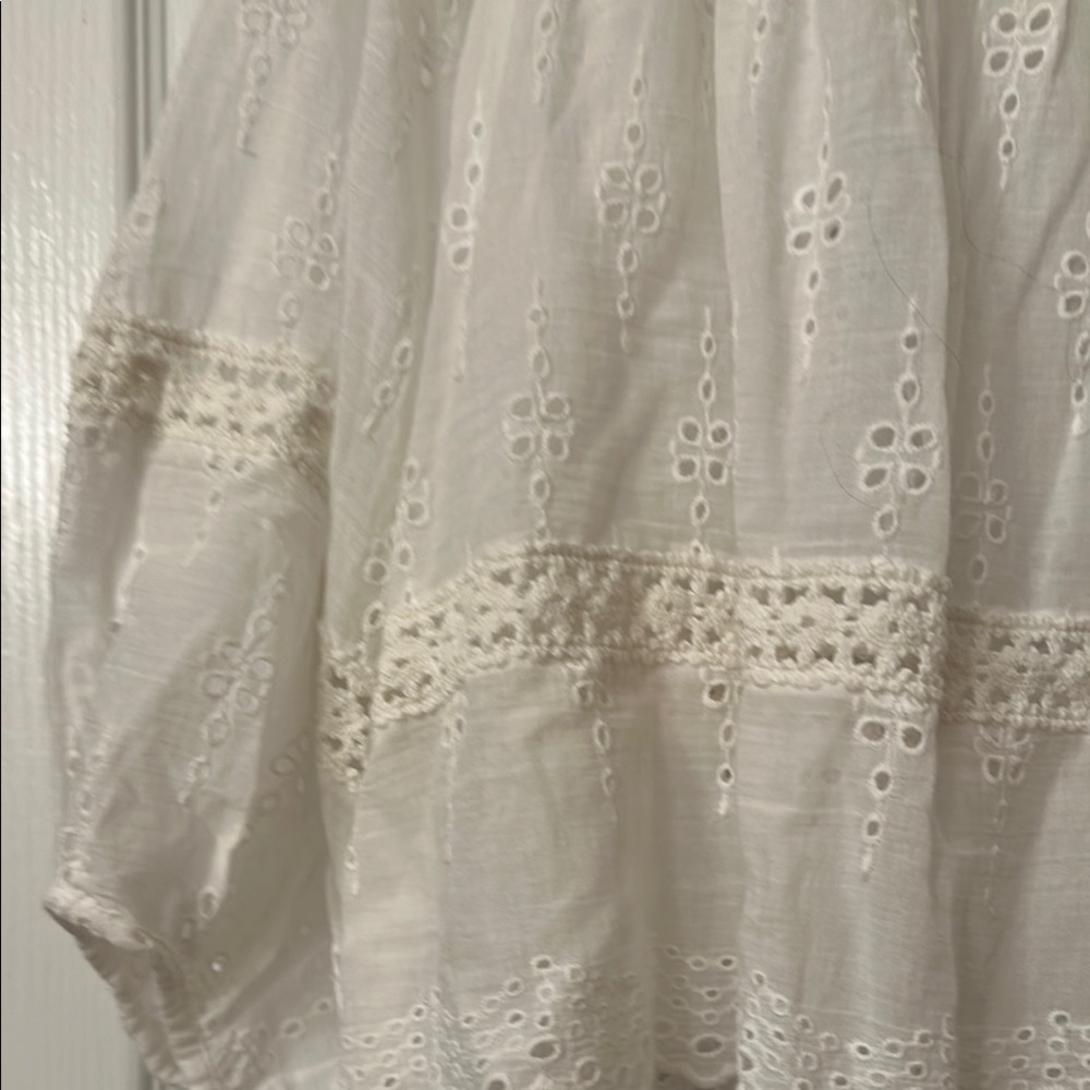 American Eagle Outfitters White Bishop Sleeve Blouse - Picture 4 of 5